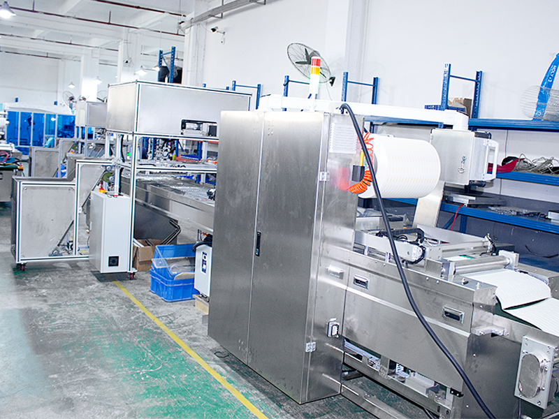 為什么選擇冠深泰非標自動化設備廠家的吸塑包裝機?