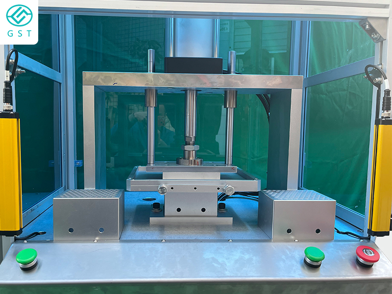 半自動吸頭塞芯機成為中小型耗材制造企業的理想選擇 半自動吸頭塞芯機成為中小型耗材制造企業的理想選擇